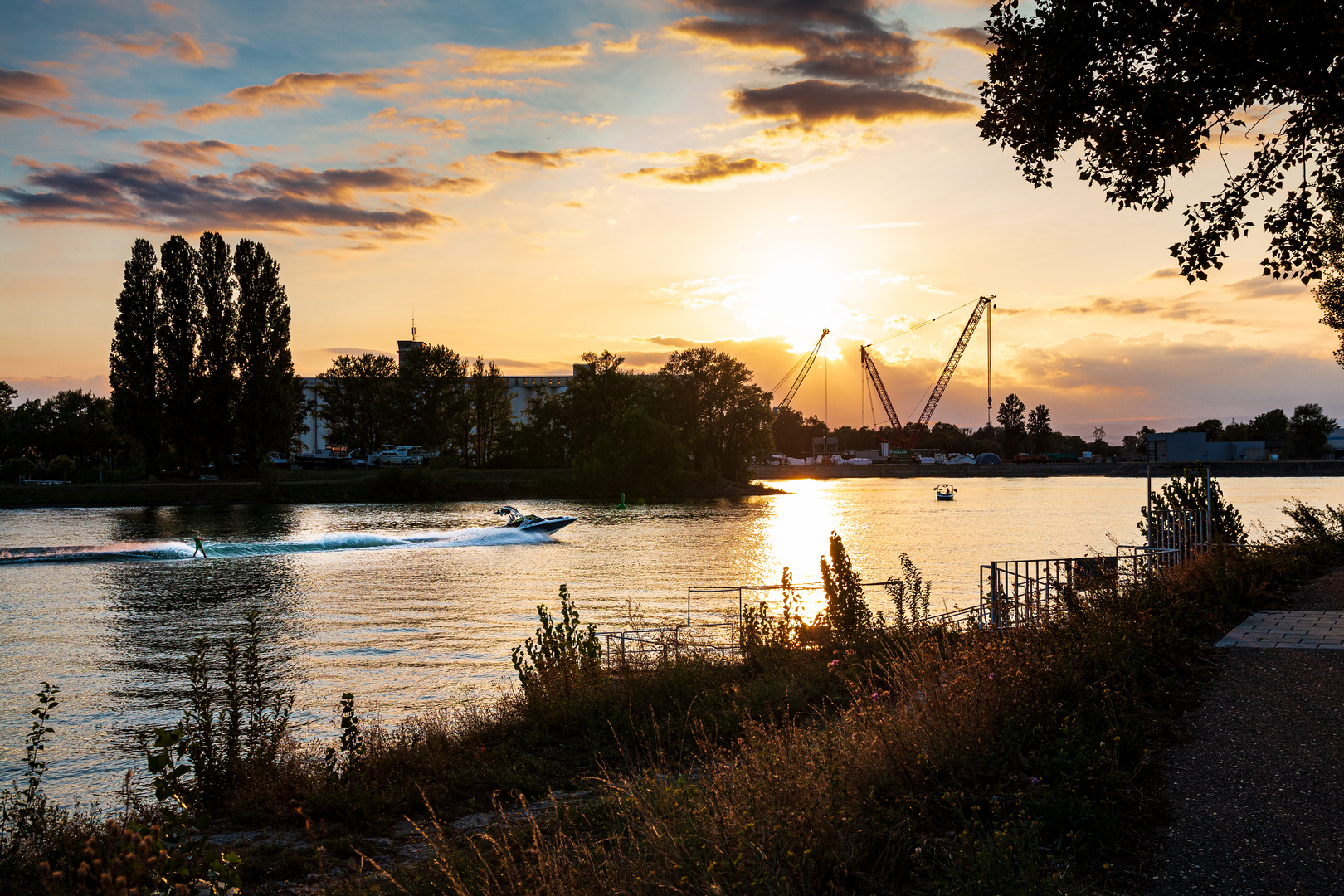 Sonnenuntergang am Rhein