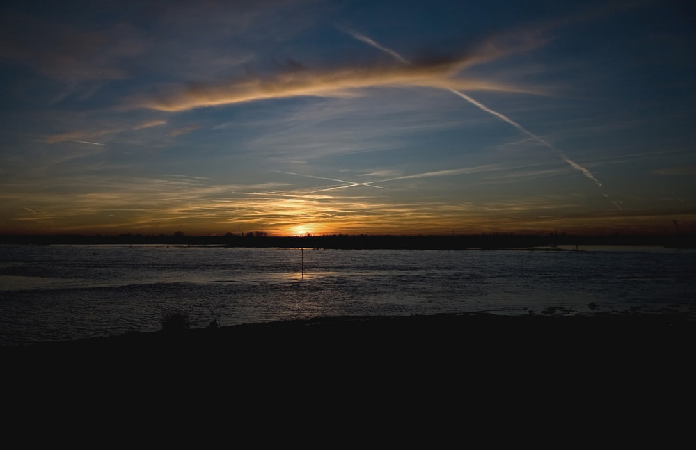 Sonnenuntergang am Rhein