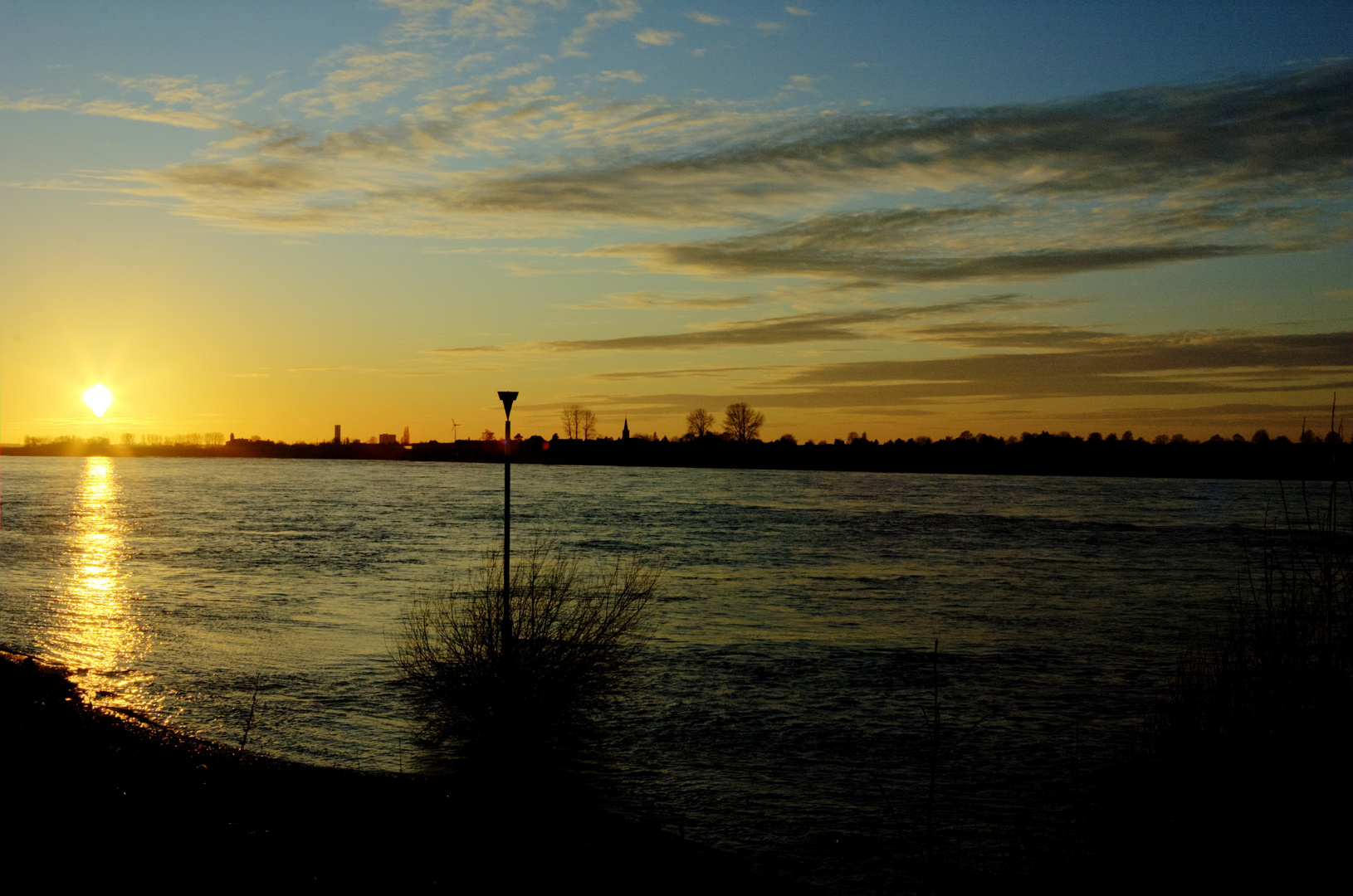 Sonnenuntergang am Rhein