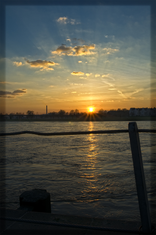 Sonnenuntergang am Rhein