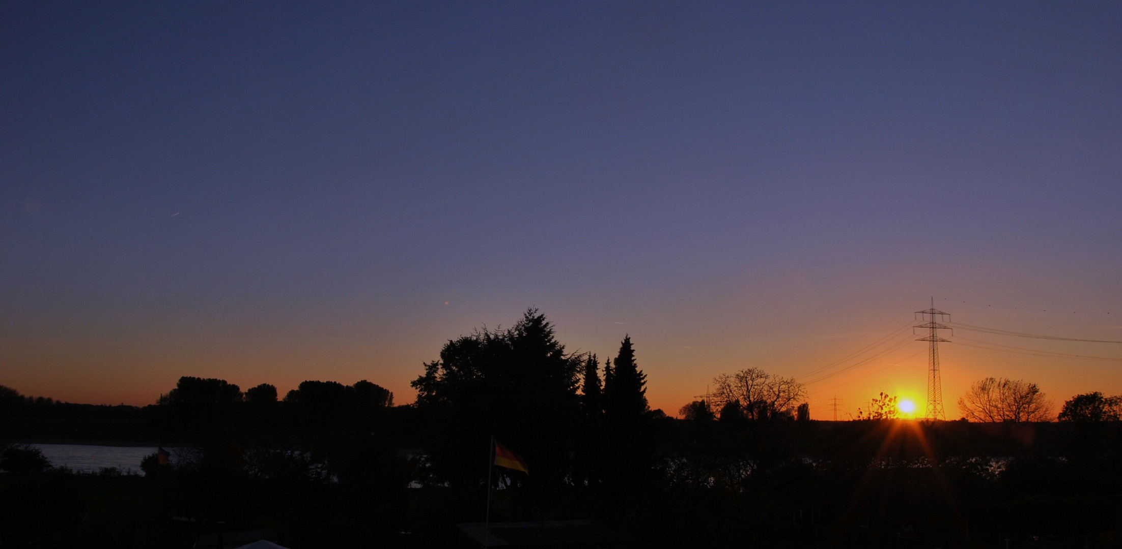 Sonnenuntergang  am Rhein