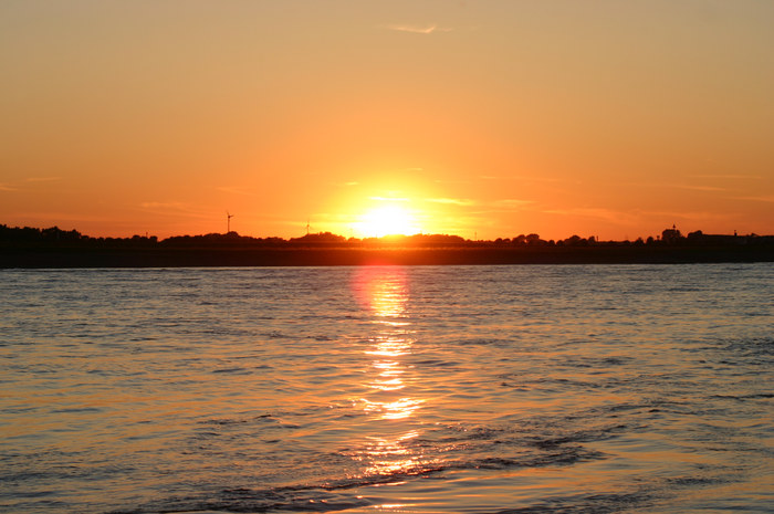 Sonnenuntergang am Rhein