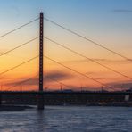 Sonnenuntergang am Rhein-Düsseldof