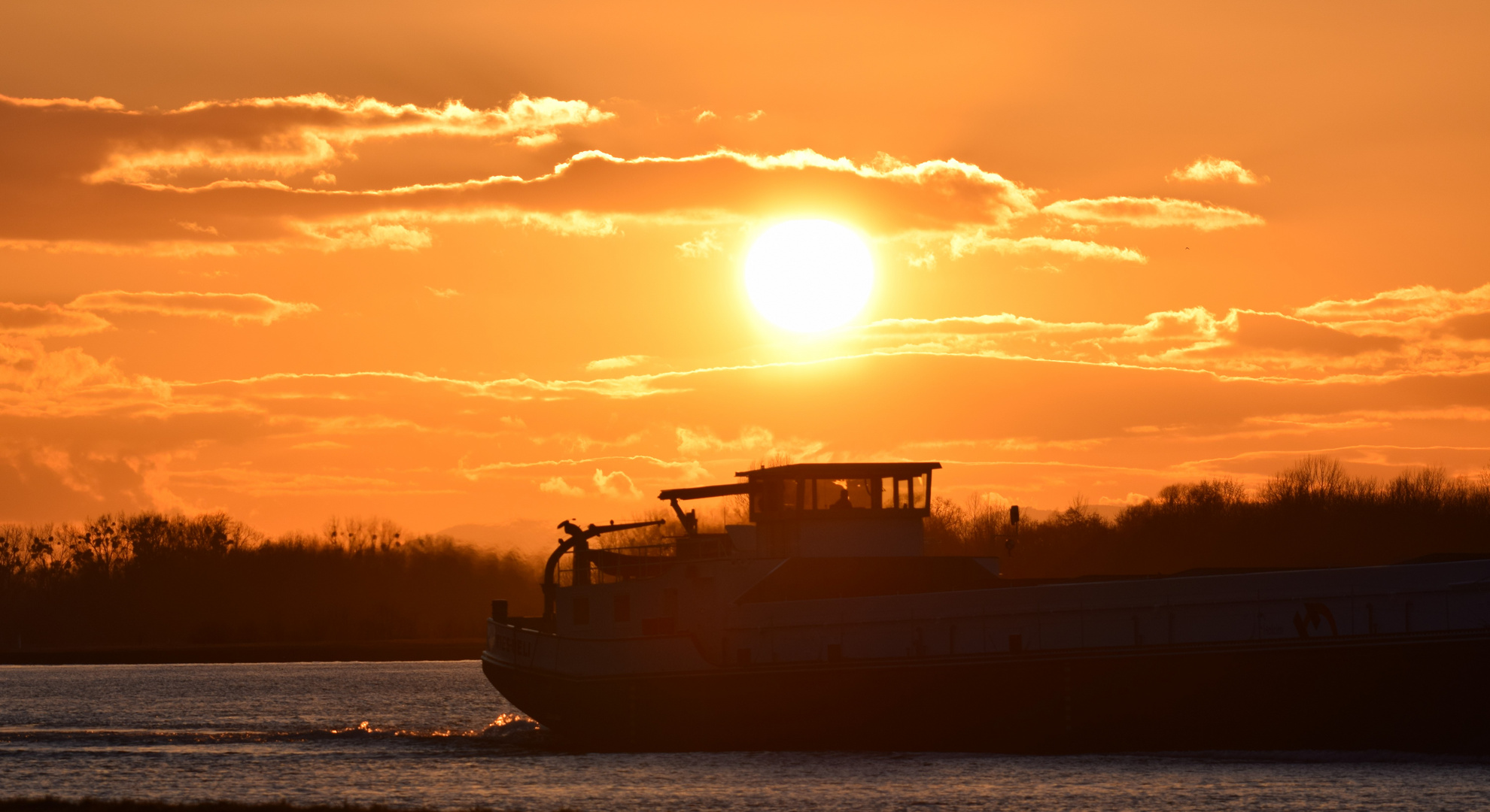 Sonnenuntergang am Rhein