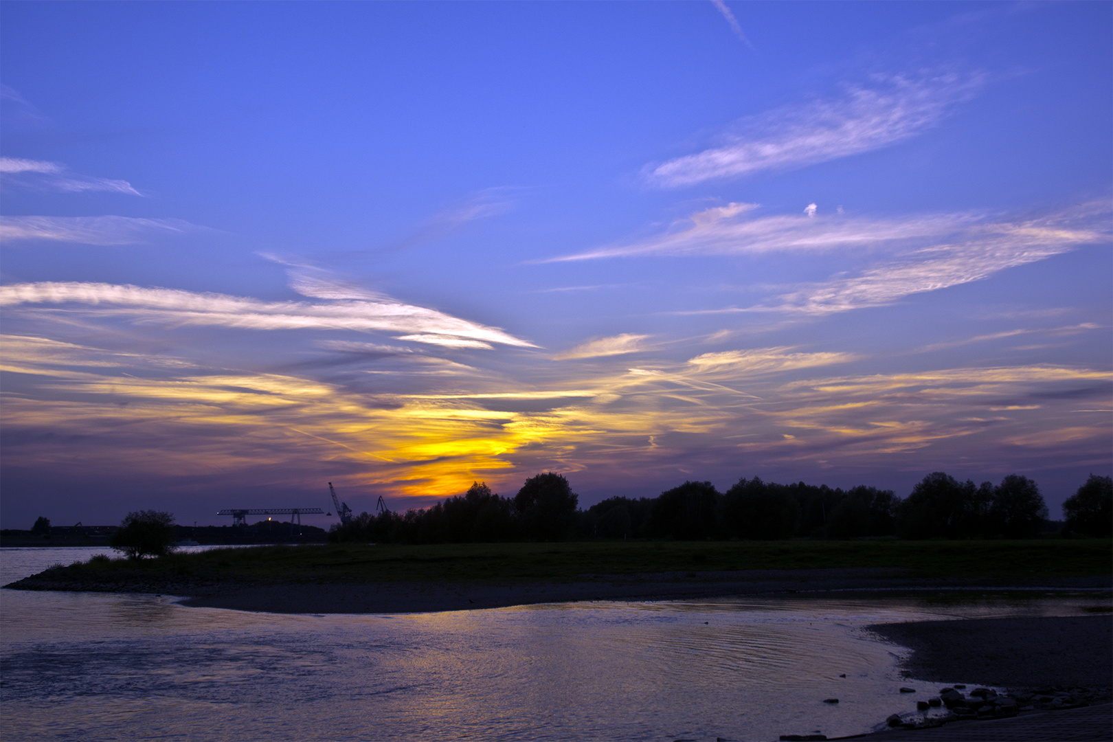 Sonnenuntergang am Rhein