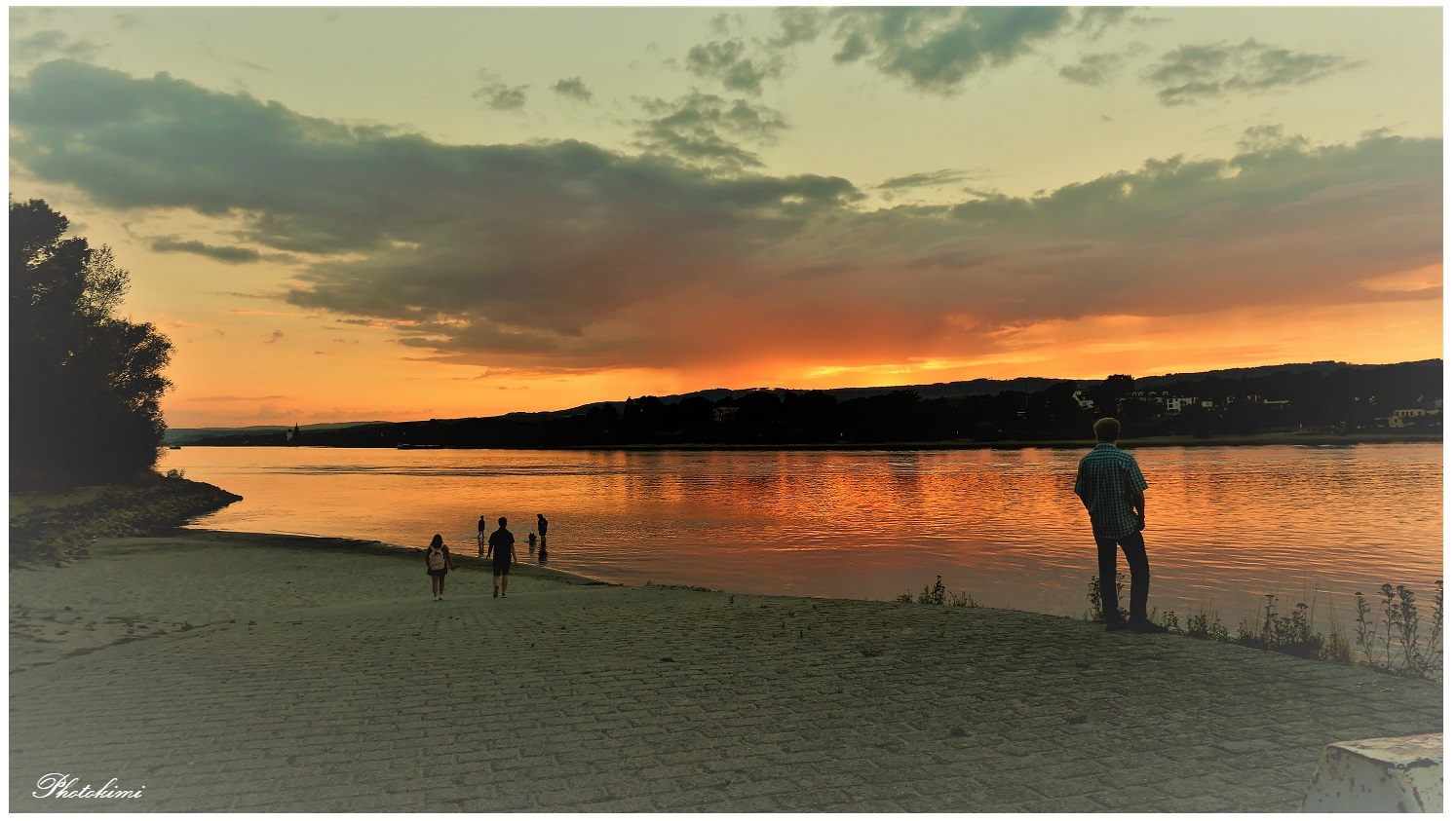 Sonnenuntergang am Rhein