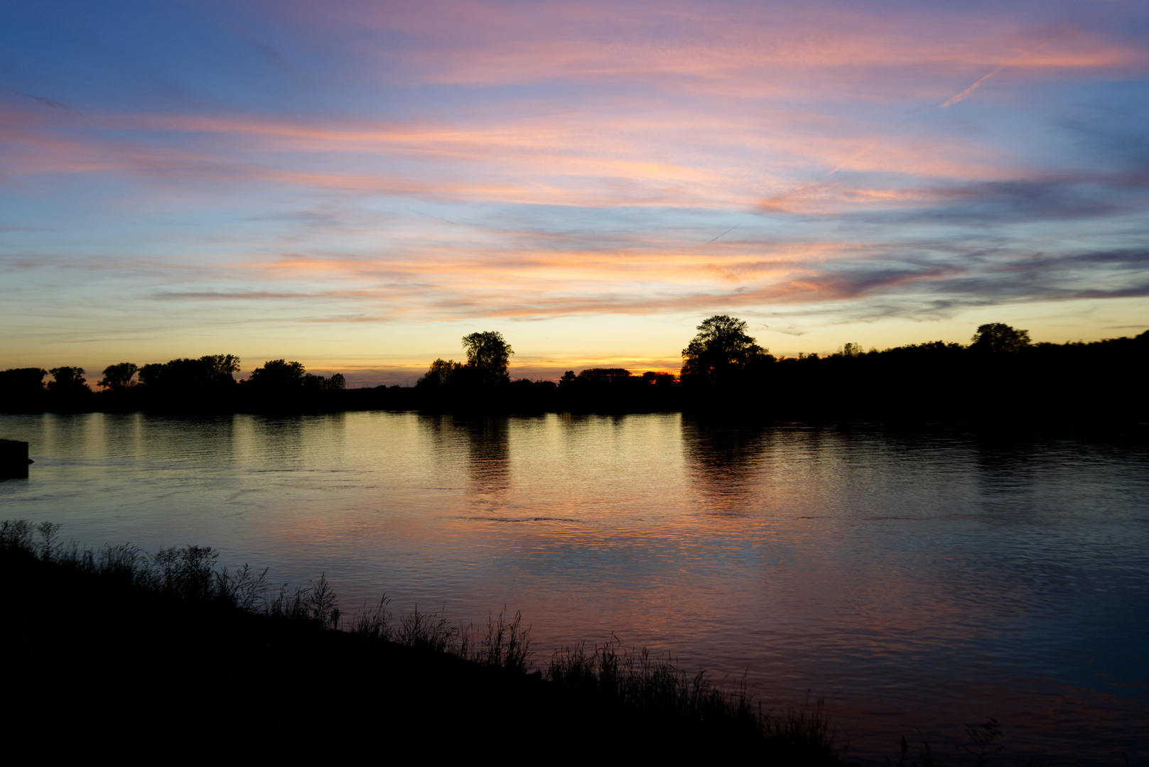 Sonnenuntergang am Rhein 