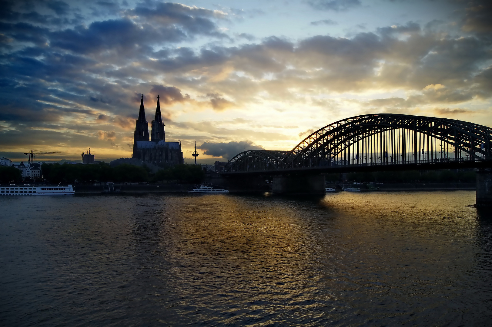 Sonnenuntergang am Rhein