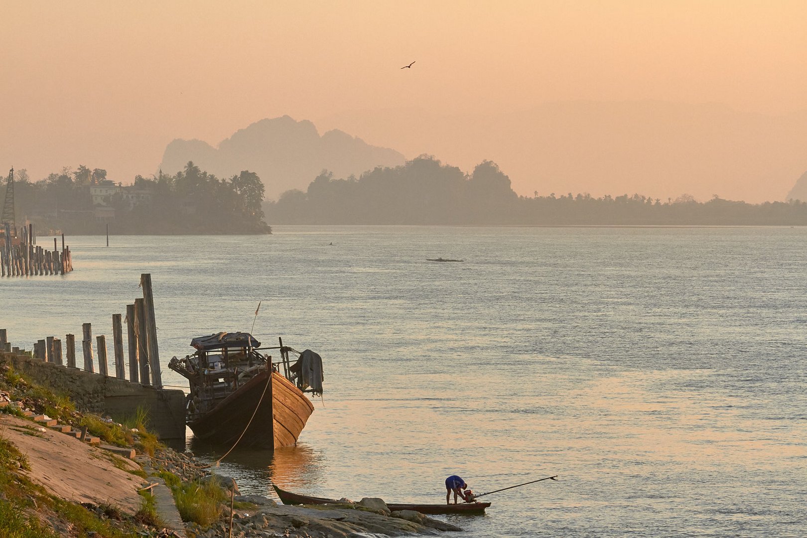 Sonnenuntergang am Salween-Fluss