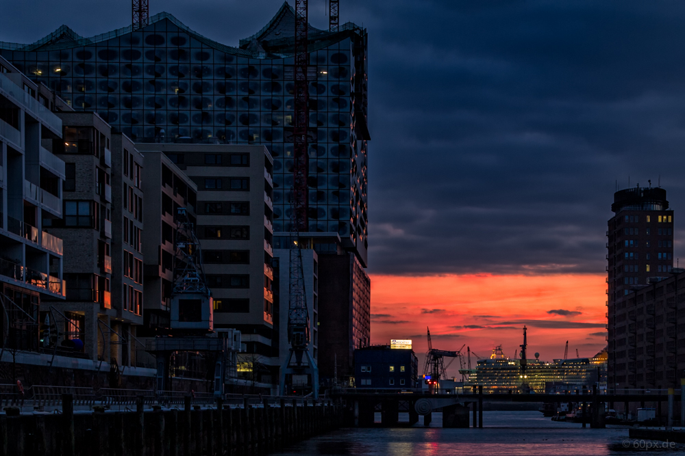 Sonnenuntergang am Sandtorhafen