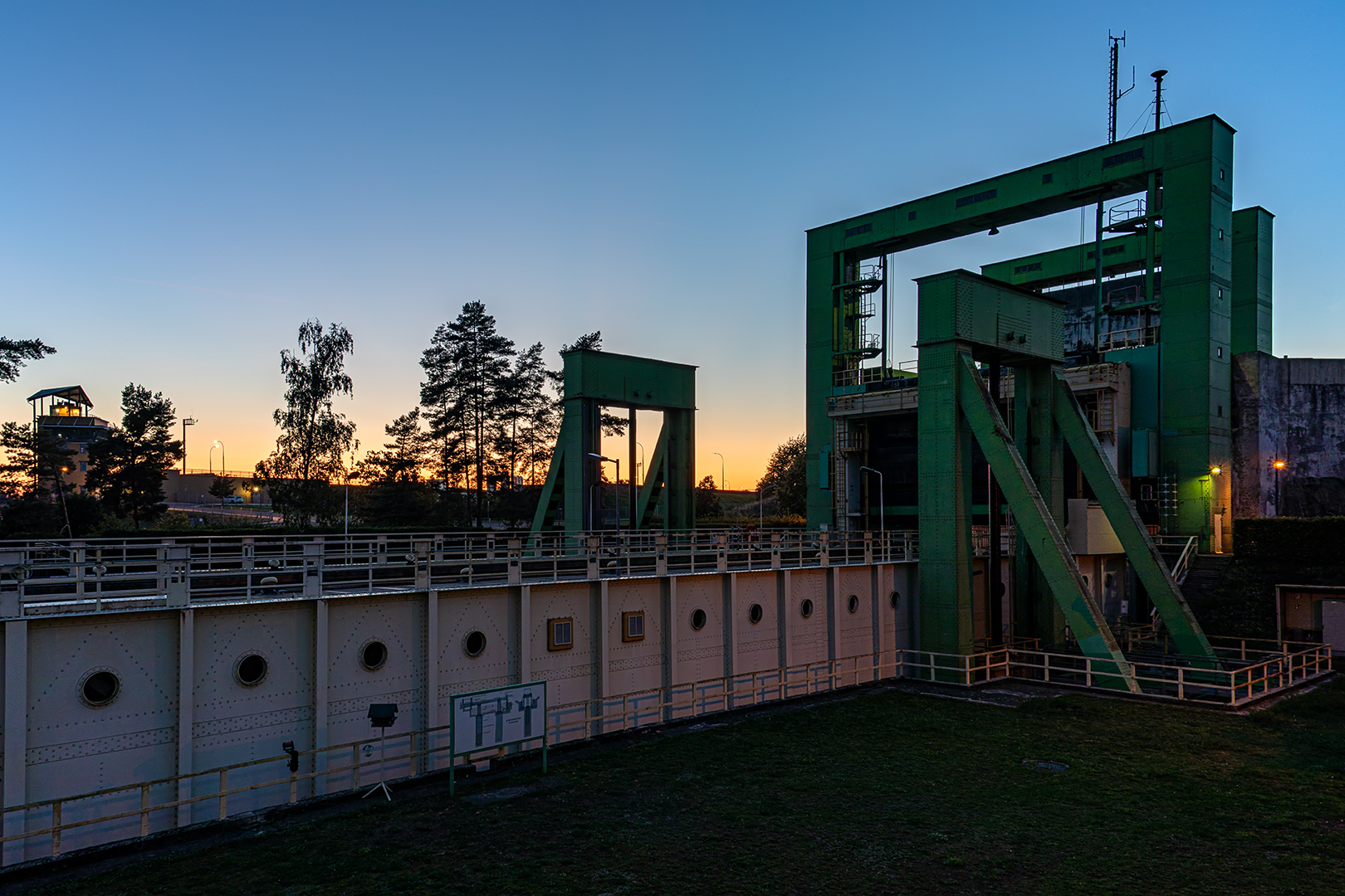 Sonnenuntergang am Schiffshebewerk...