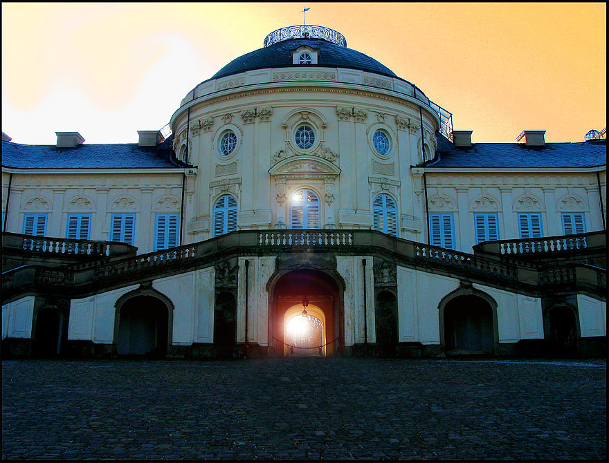Sonnenuntergang am Schloss (reload)