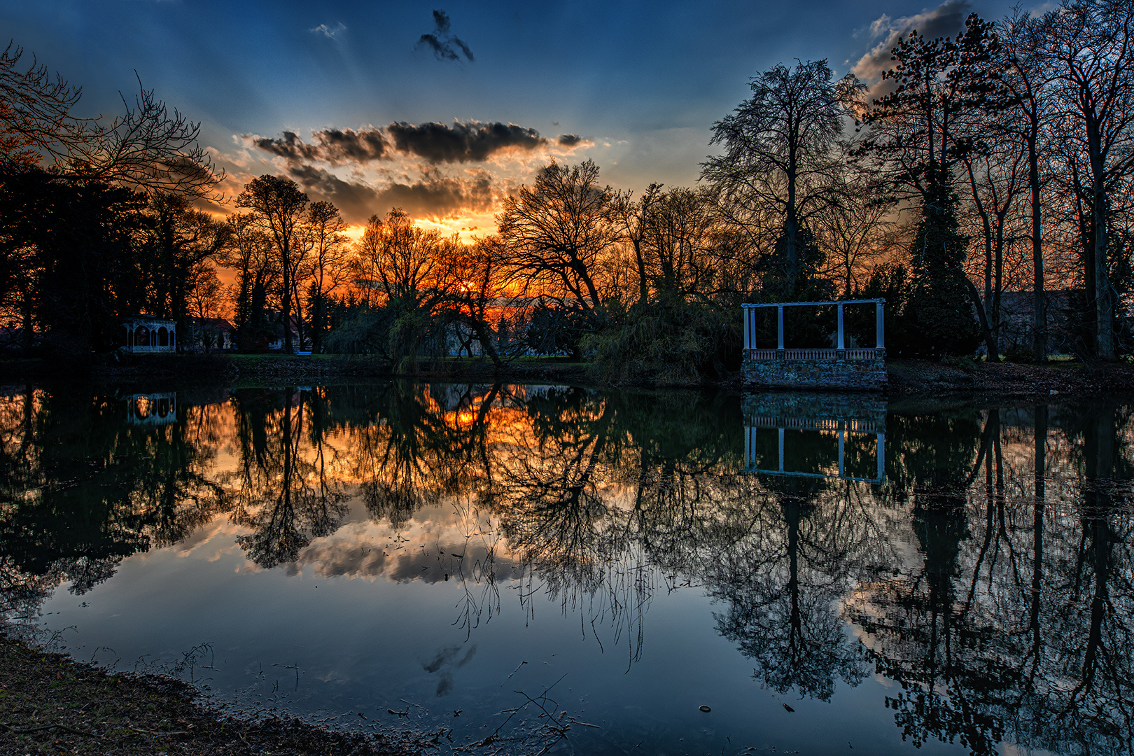 Sonnenuntergang am Schwanenteich...