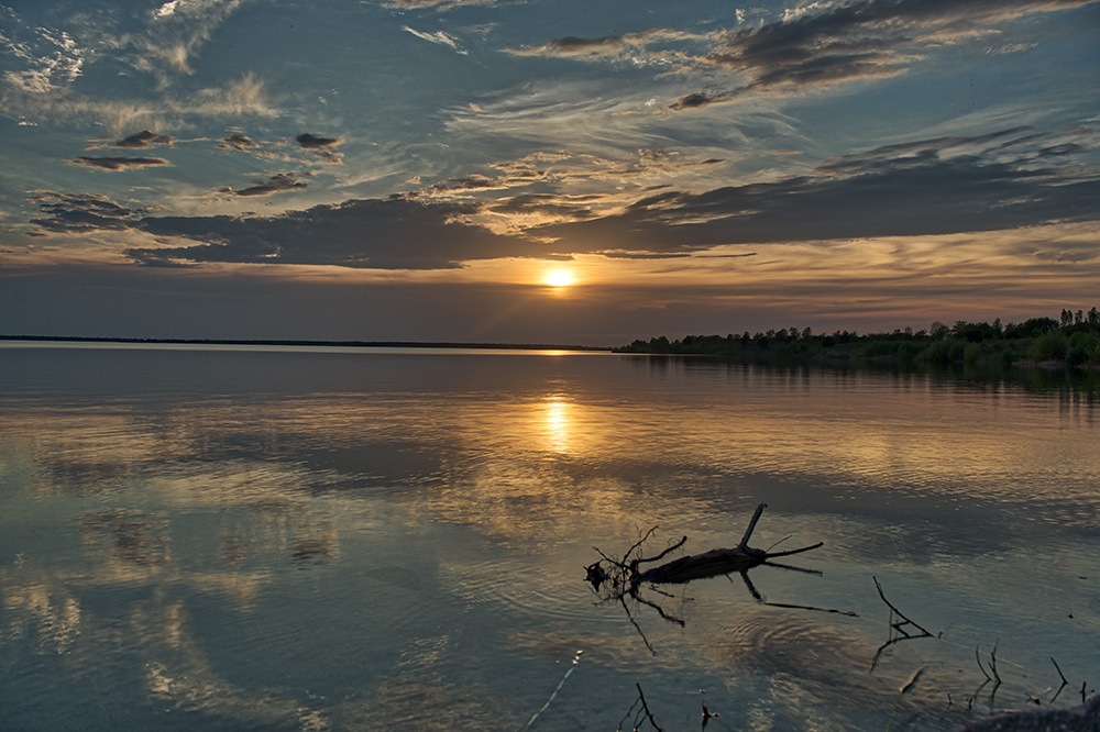 ..... Sonnenuntergang am See