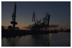 Sonnenuntergang am Seehafen II in Harburg