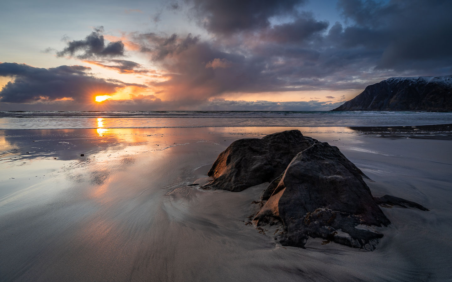 Sonnenuntergang am Skagsanden Beach