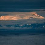 Sonnenuntergang am Snæfellsjökull - gesehen von der Steilküste Látrabjarg