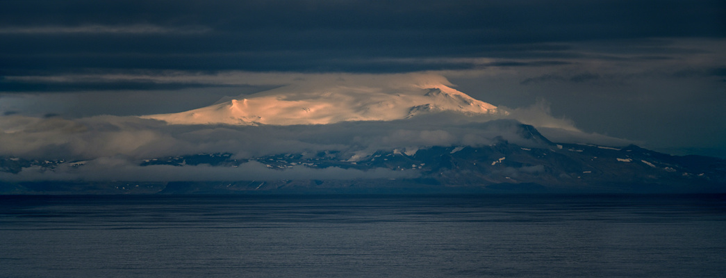 Sonnenuntergang am Snæfellsjökull - gesehen von der Steilküste Látrabjarg
