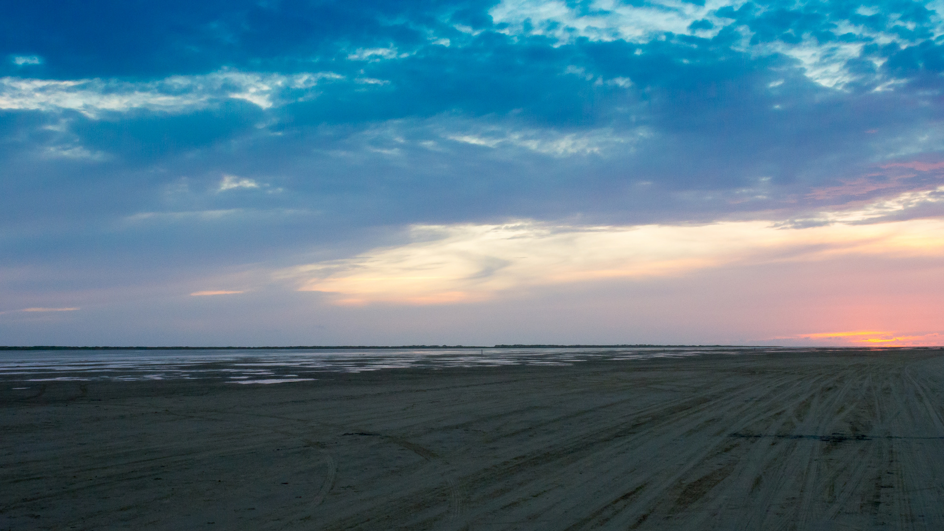 Sonnenuntergang am Sönderstrand