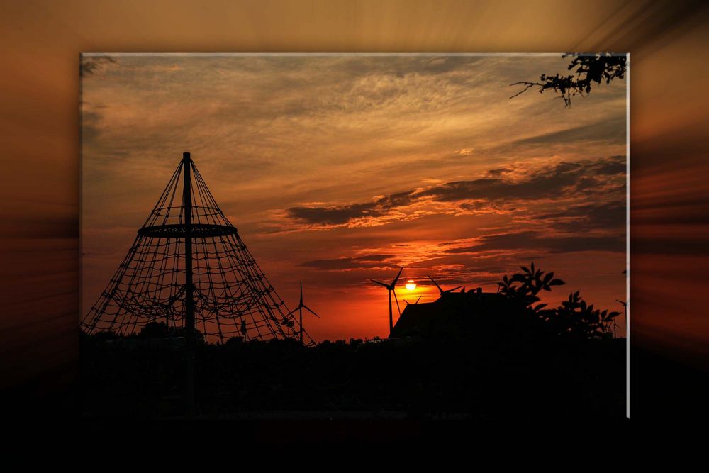 Sonnenuntergang am Spielplatz