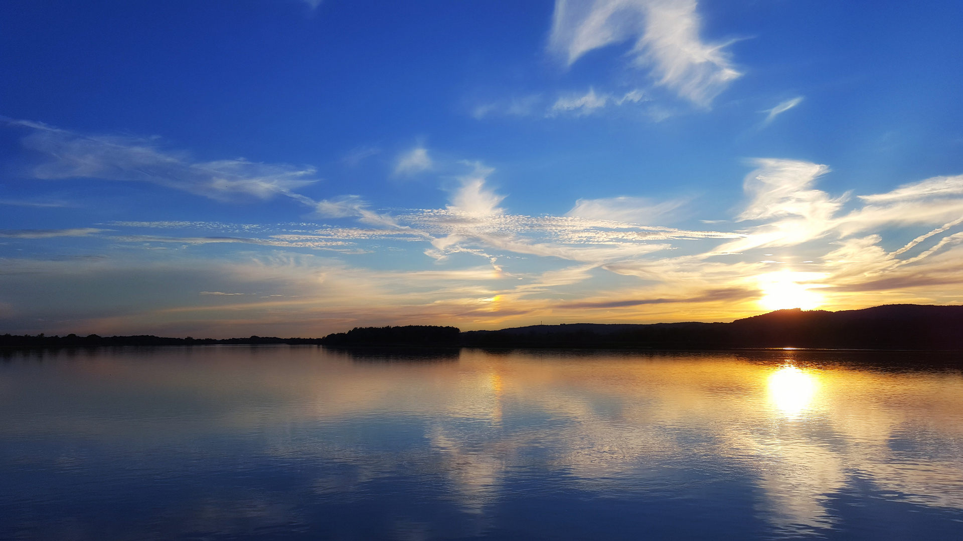 Sonnenuntergang am Stausee