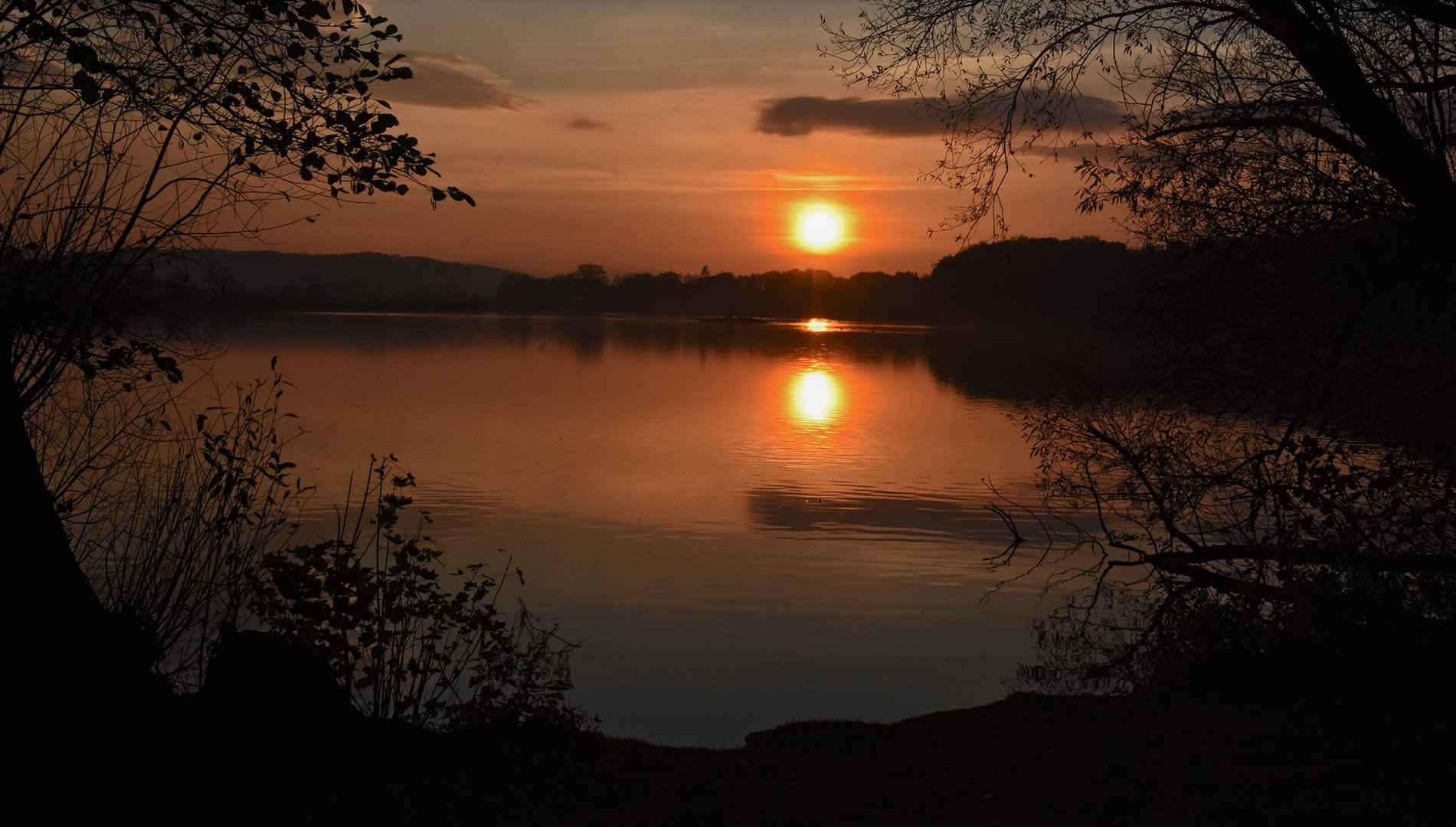 Sonnenuntergang am Stausee Hengsen....