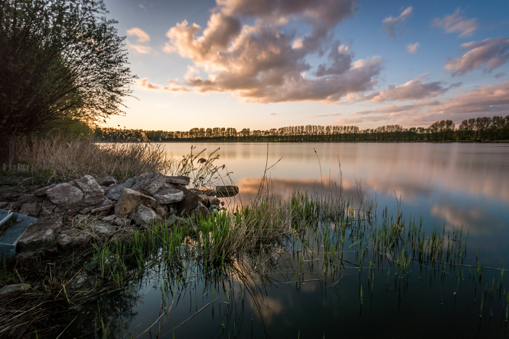 Sonnenuntergang am Stausee Tüngeda