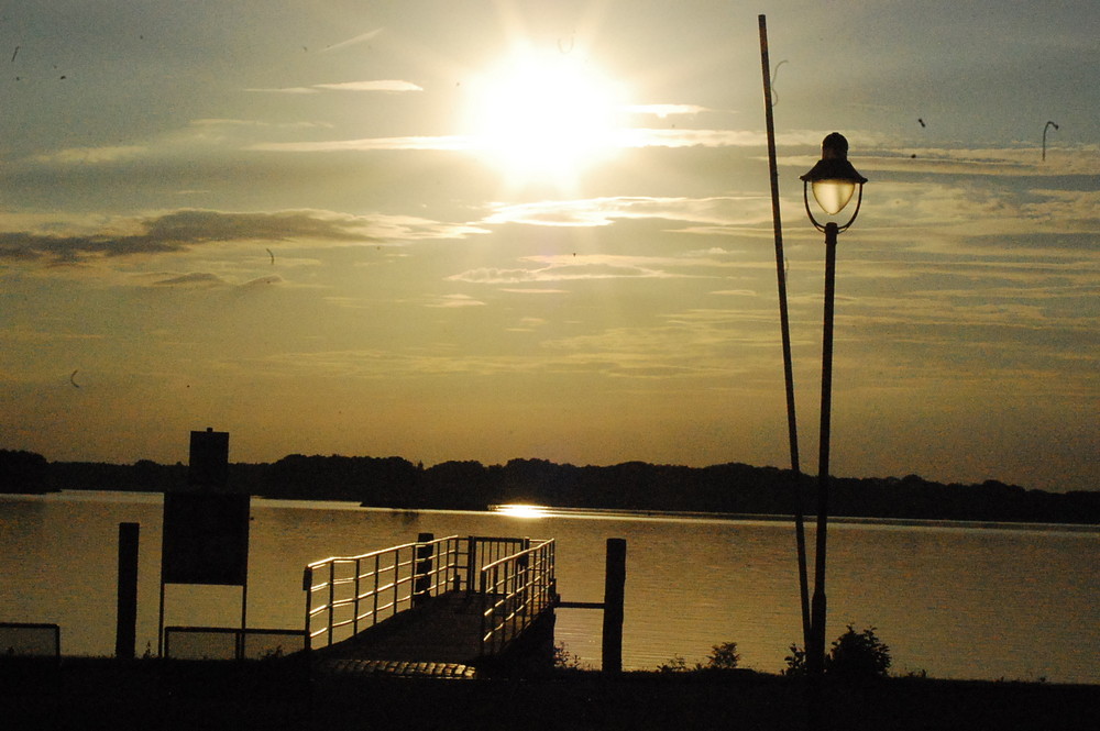 Sonnenuntergang am Steg