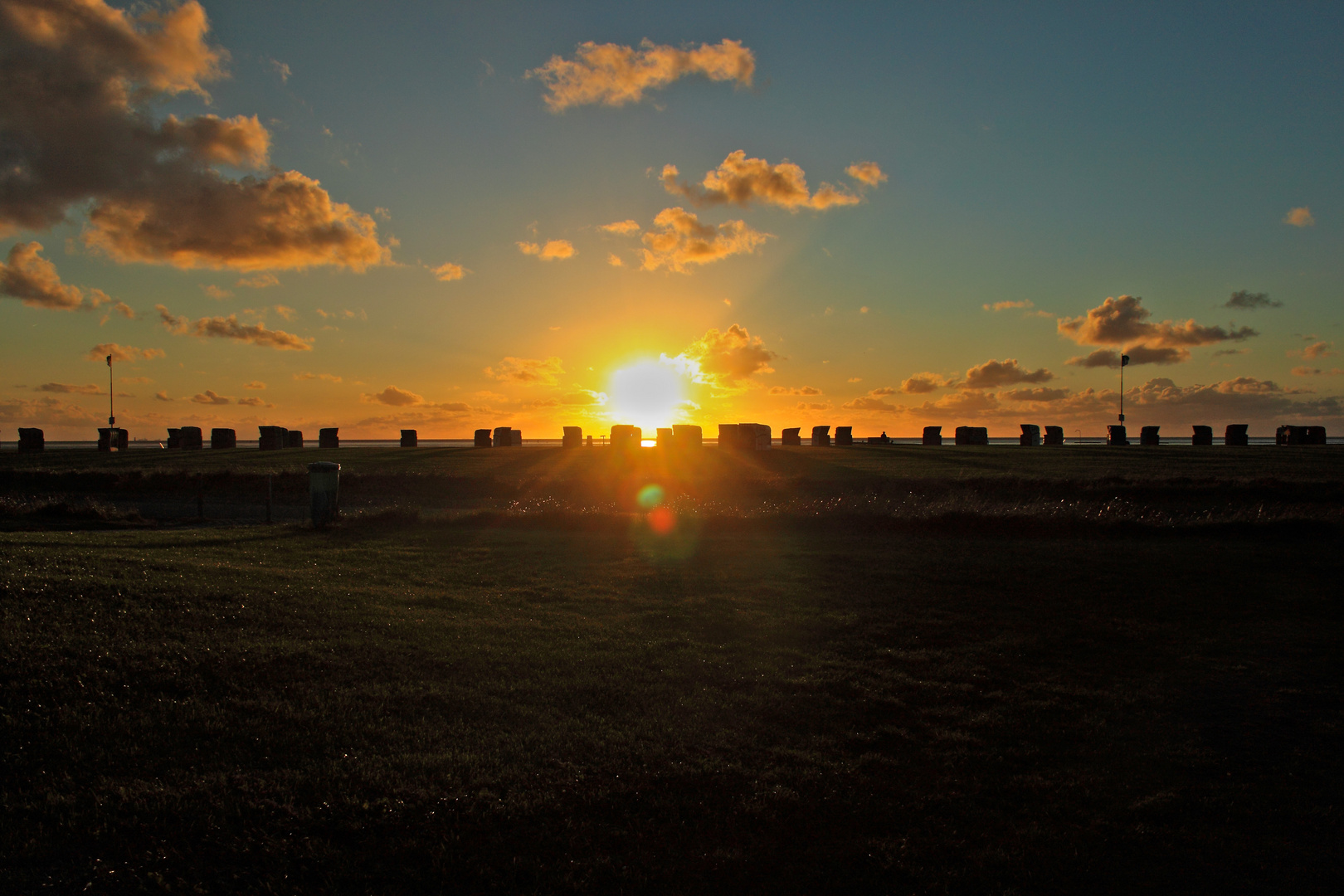 Sonnenuntergang am Strand in Dorum Nordsee