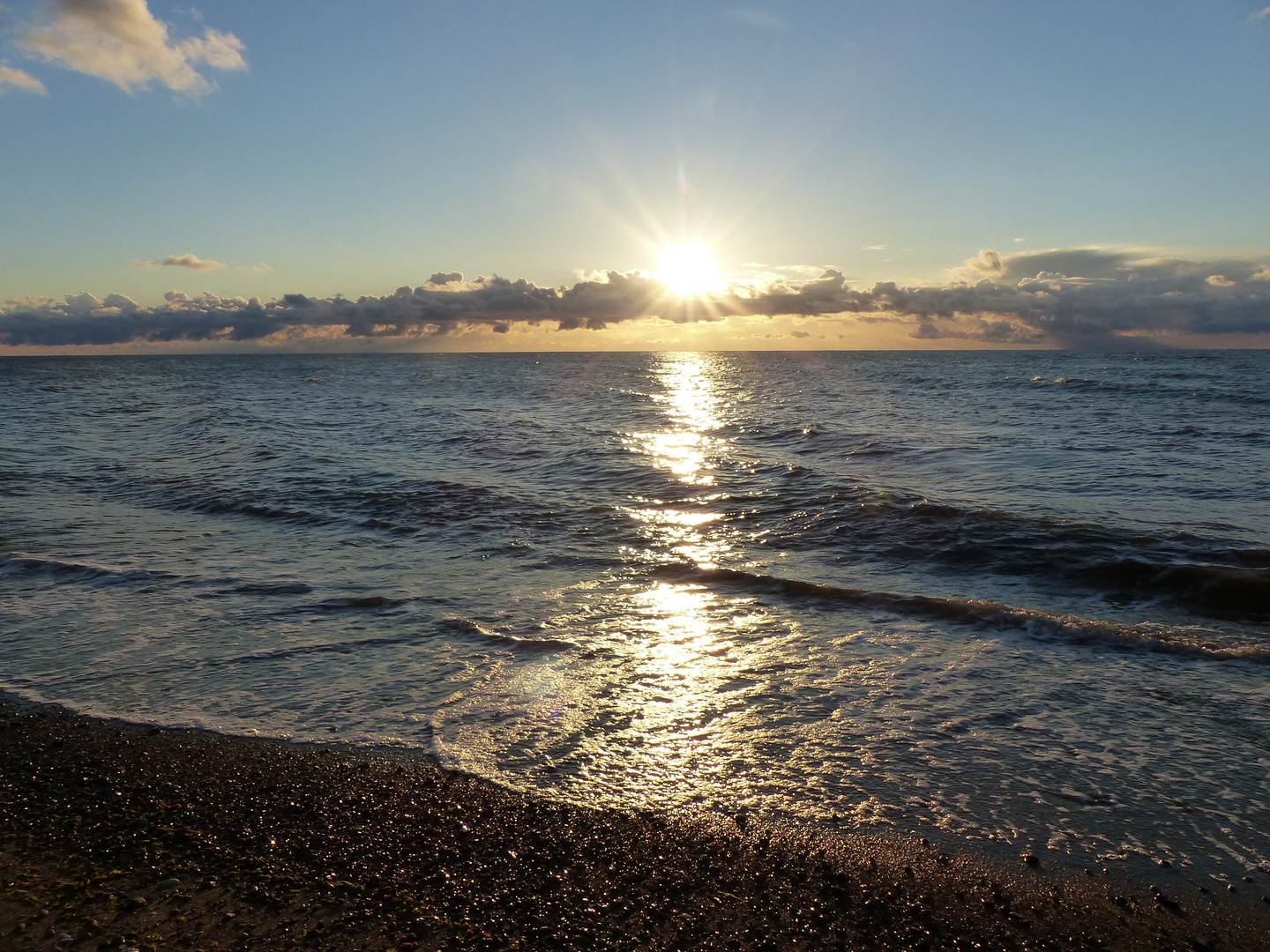 Sonnenuntergang am Strand in Dranske-Lancken in Rügen