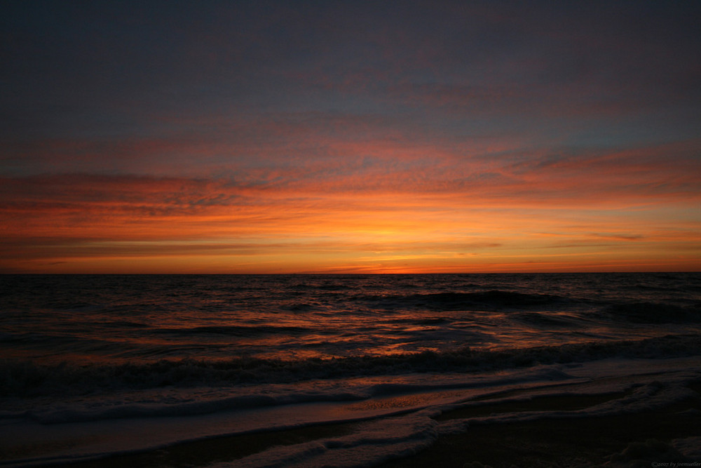 Sonnenuntergang am Strand von .....