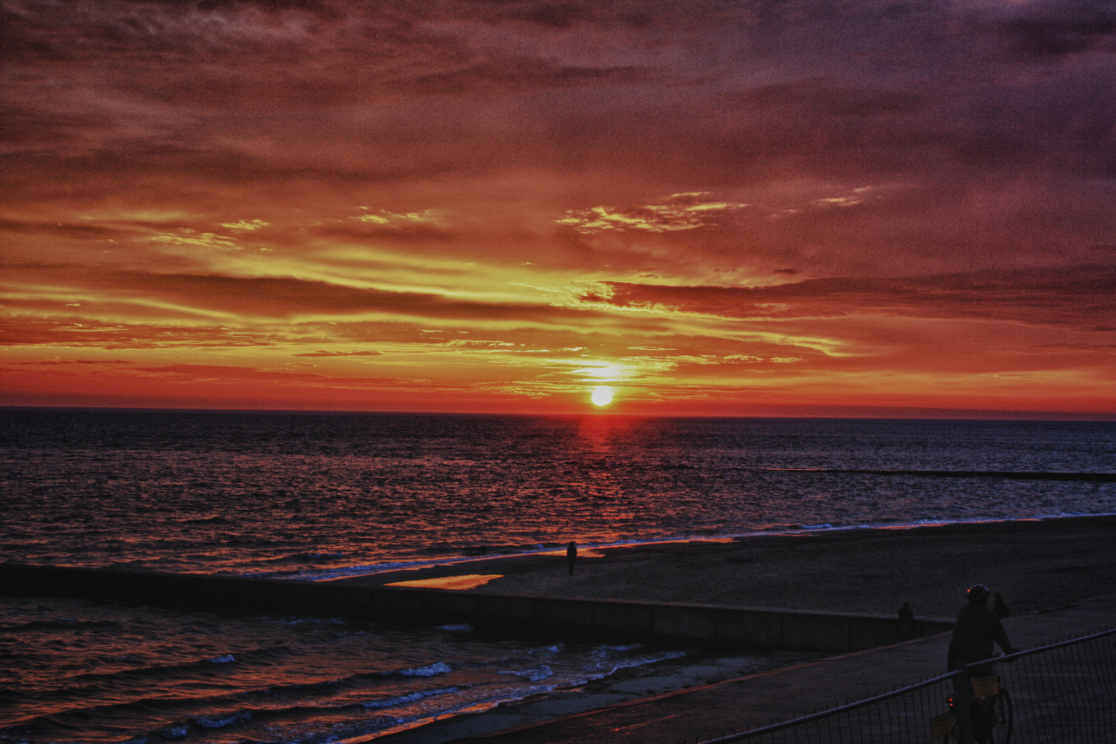 Sonnenuntergang am Strand von Borkum