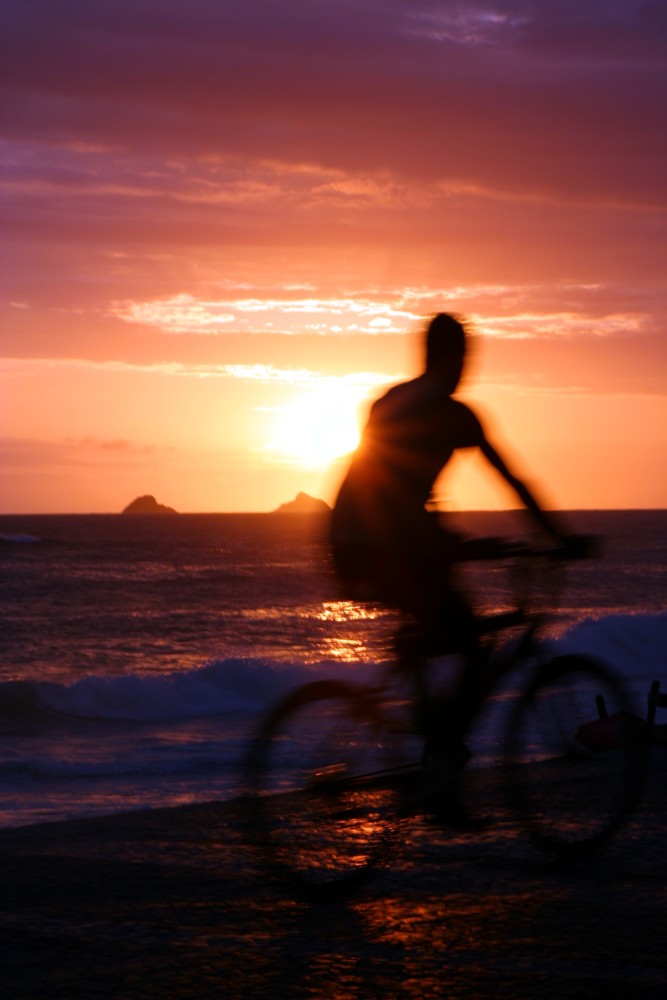 Sonnenuntergang am Strand von Ipanema