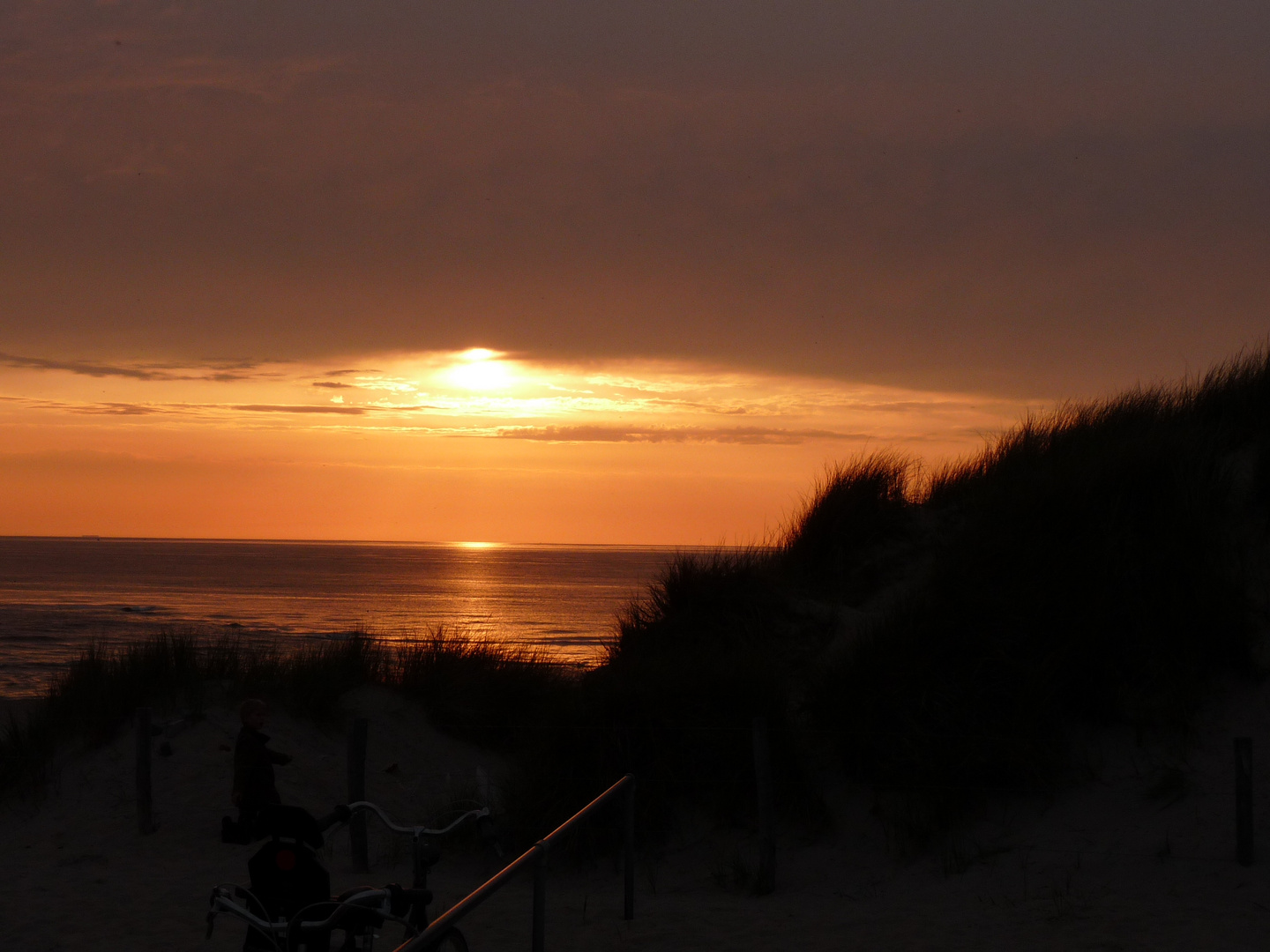 Sonnenuntergang am Strand von Julianadorp aan Zee 01