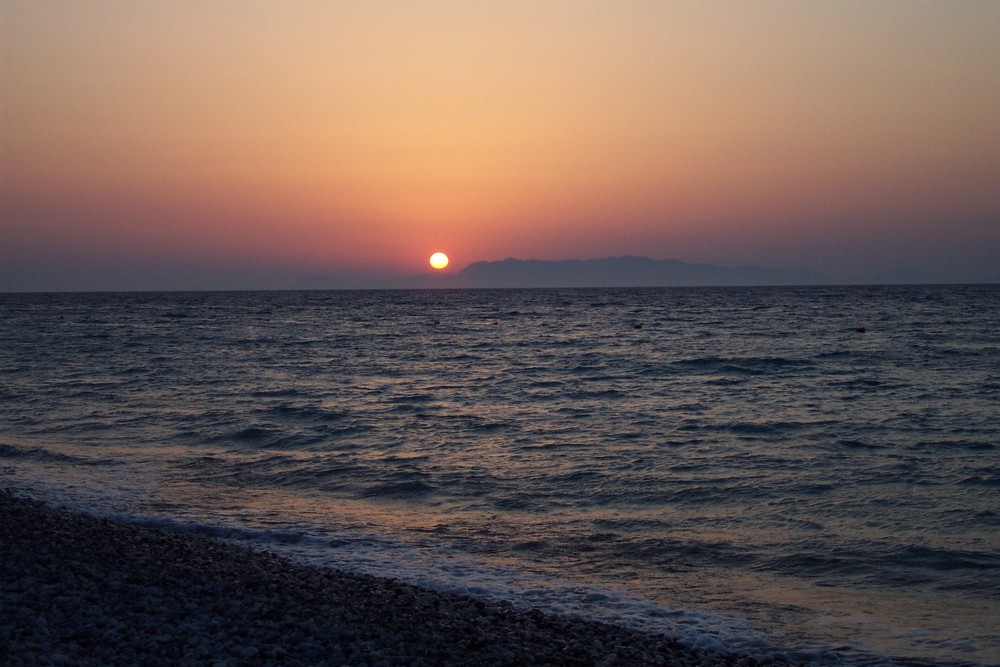 Sonnenuntergang am Strand von Rhodos