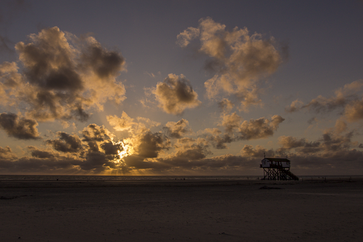 Sonnenuntergang am Strand von St. Peter Ording