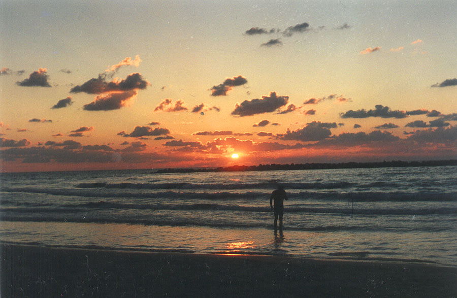 Sonnenuntergang am Strand von Tel Aviv