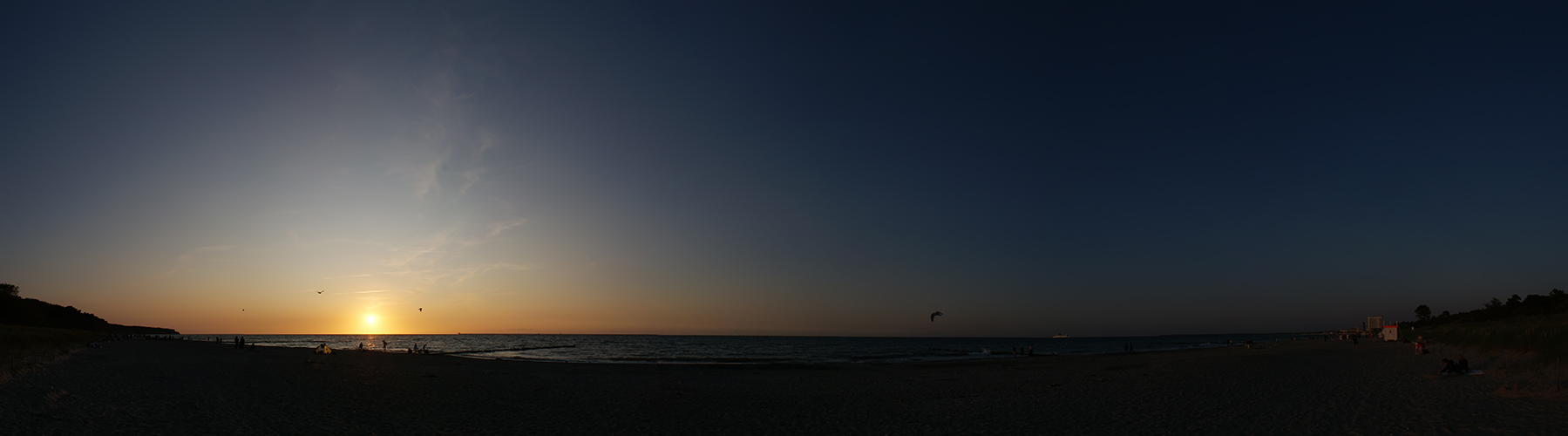 Sonnenuntergang am Strand von Warnemünde