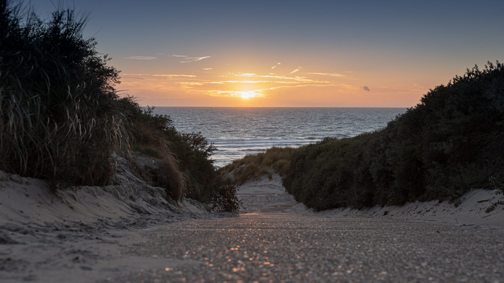 Sonnenuntergang am Strand von Westenschouwen