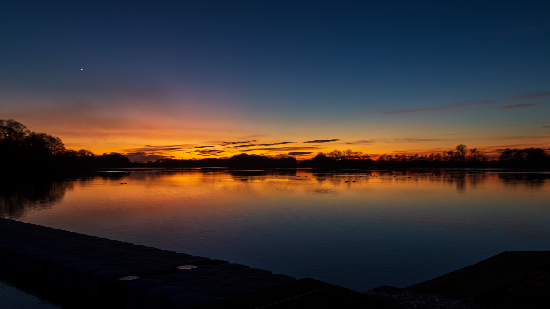 Sonnenuntergang am Südensee