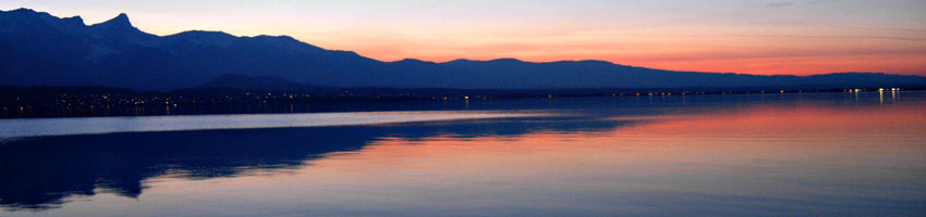 Sonnenuntergang am Thunersee mit Stockhornkette