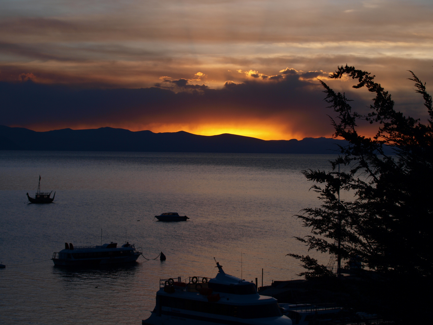 Sonnenuntergang am Titicacasee von Copacabana aus