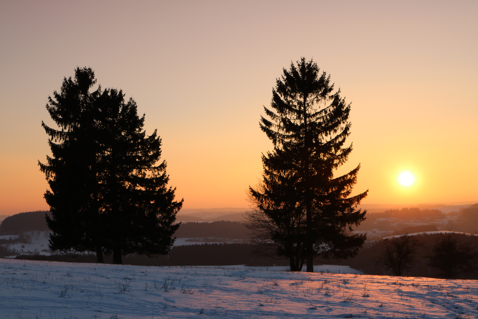 Sonnenuntergang am Totenmaar