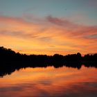 Sonnenuntergang am Ufer des Weikensees in Hamminkeln