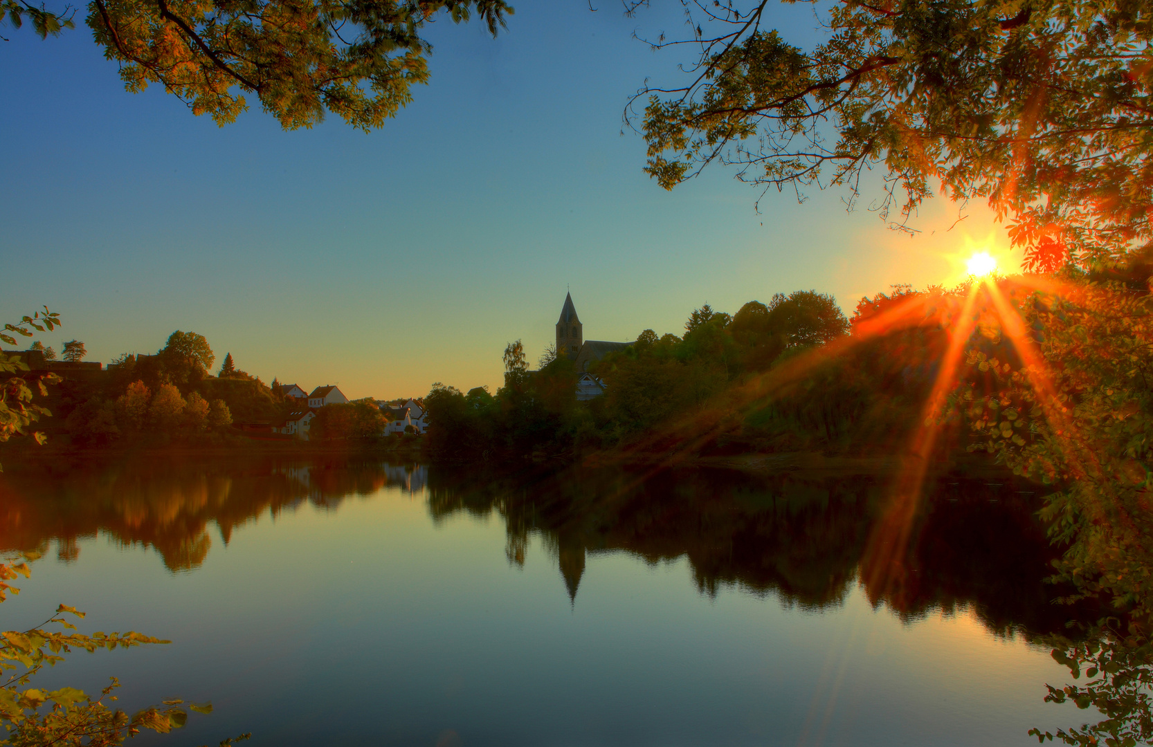 Sonnenuntergang am Ulmener Maar