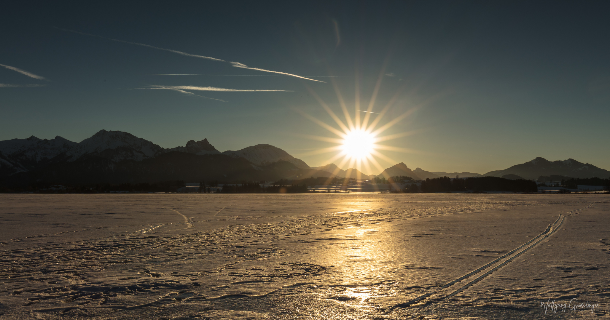 Sonnenuntergang am vereisten Hopfensee