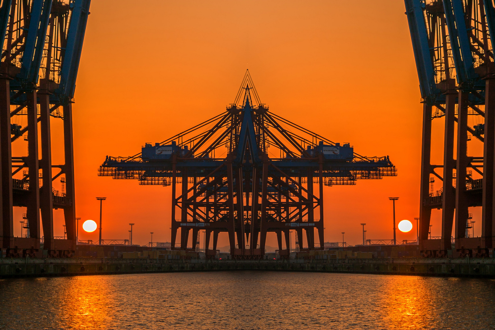 Sonnenuntergang am Waltershofer Hafen 