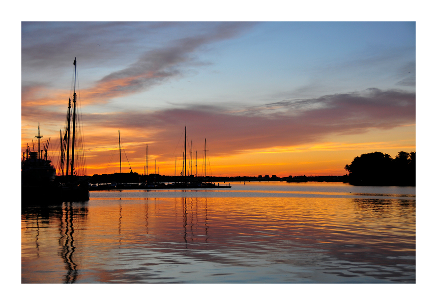 Sonnenuntergang am Wasser