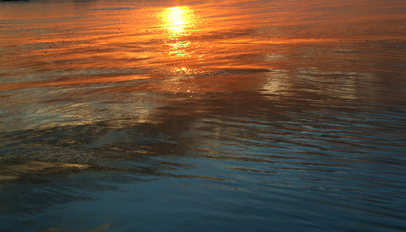 Sonnenuntergang am Wasser