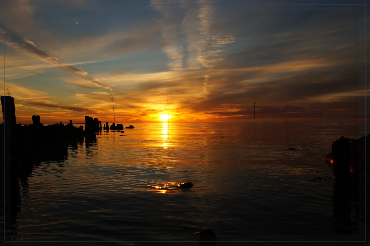 Sonnenuntergang am Wasser